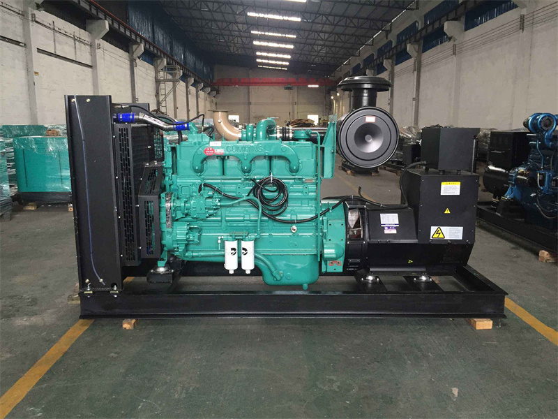 天镇如何判断一个电压表是否具有自动量程切换功能？